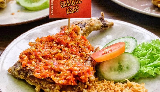 Bebek Geprek Bang Ipul: Flavor That Takes You to Kawunganten