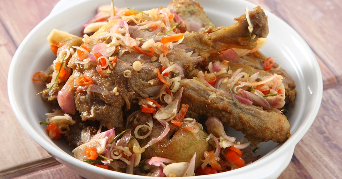 Bebek Geprek Bang Ipul: Flavor That Brings Souls to Kawunganten